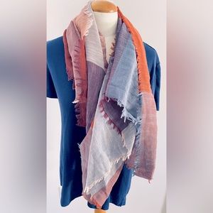 🍁Blue, rust, plum, and off-white fringed scarf in EUC